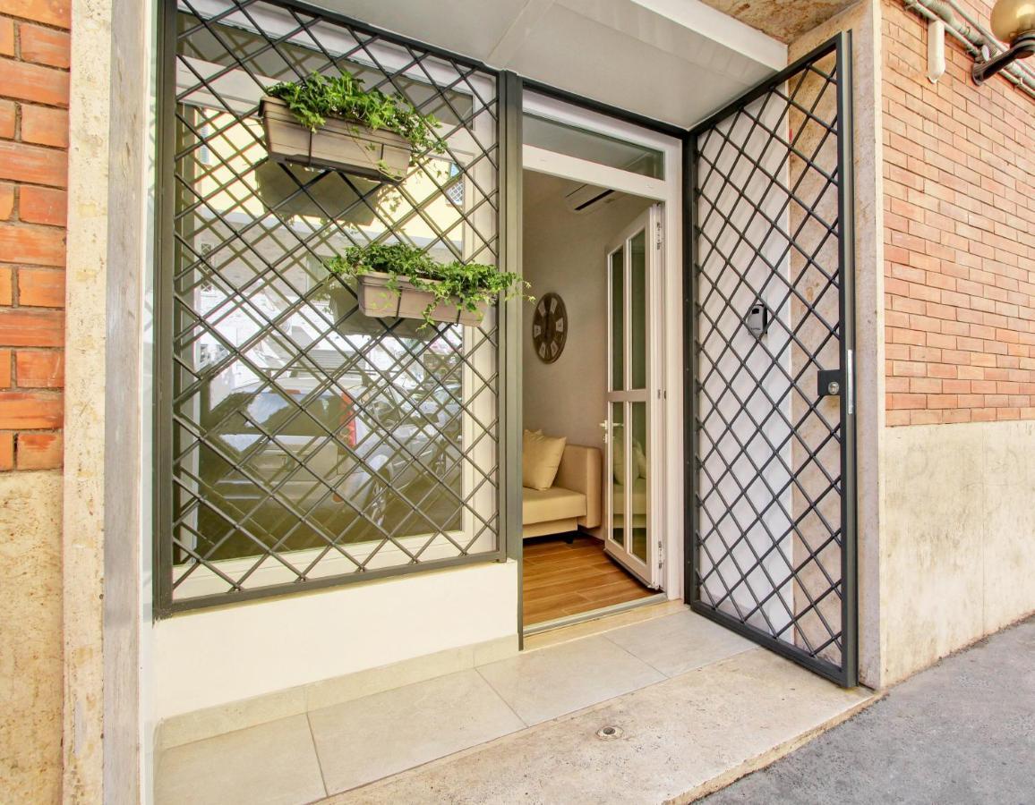Miki'S Corner Apartment Rome Exterior photo